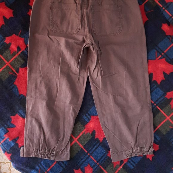 Brown Linen Capri Pants - Picture 3 of 5